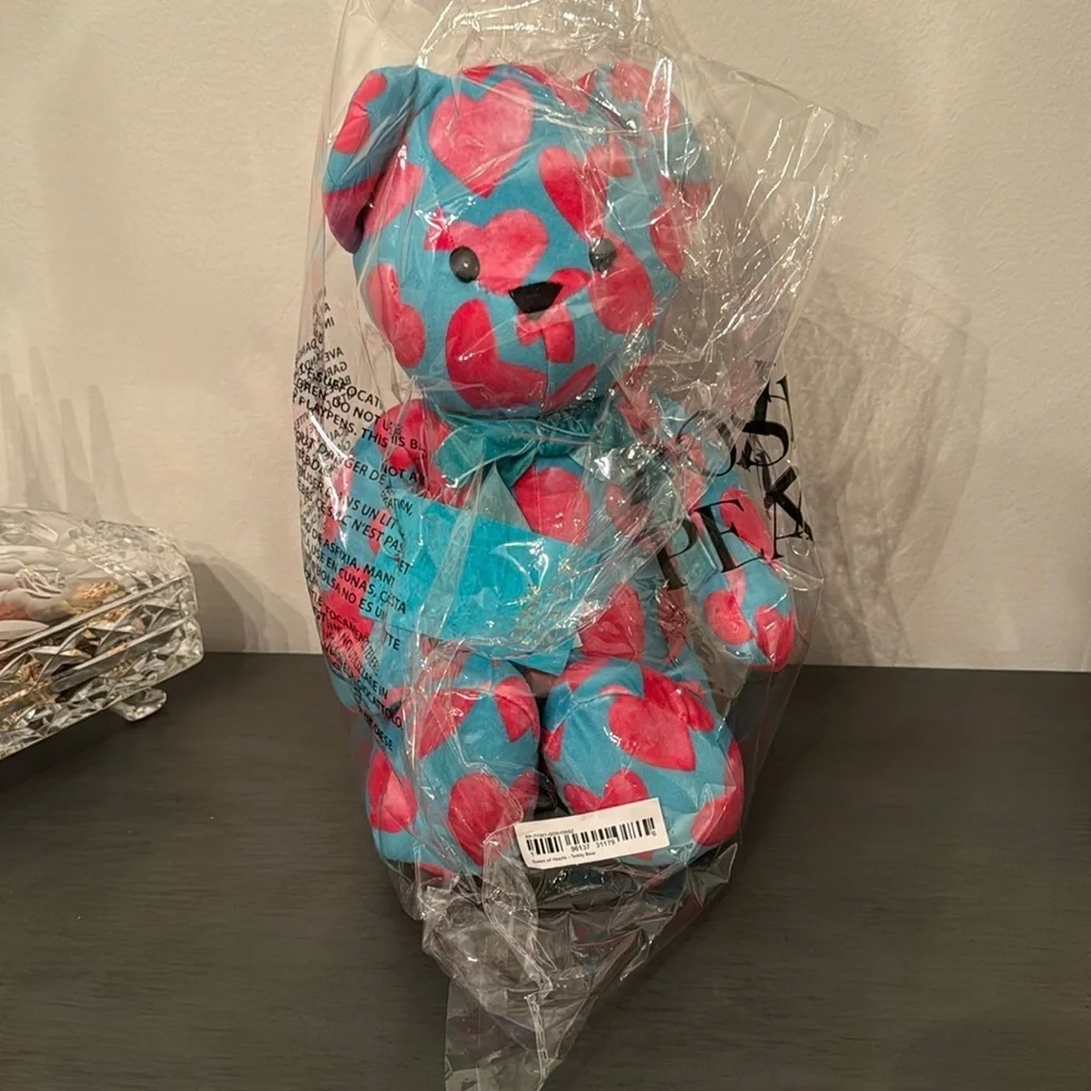 Posh Peanut Queen of Hearts Bear